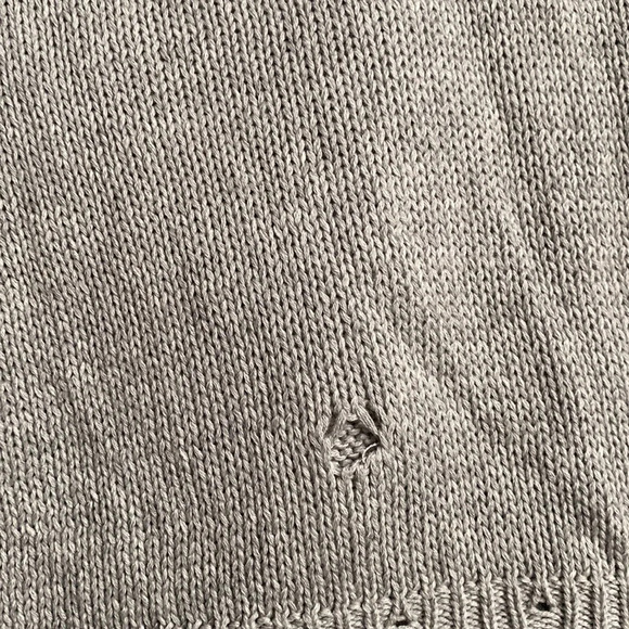 The post Victoria distressed sweater - Picture 7 of 10